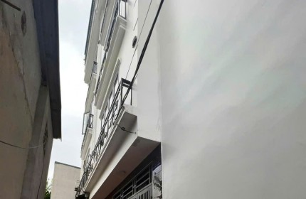 Cho thuê nhà LÀM VP, Ở GĐ Giáp Nhị Thịnh Liệt Hoàng Mai 5 tầng, 33m2, 3 ngủ, 12 Triệu